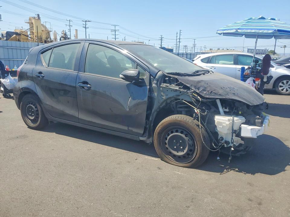 2016 TOYOTA PRIUS C TWO — Фото 4 из 13
