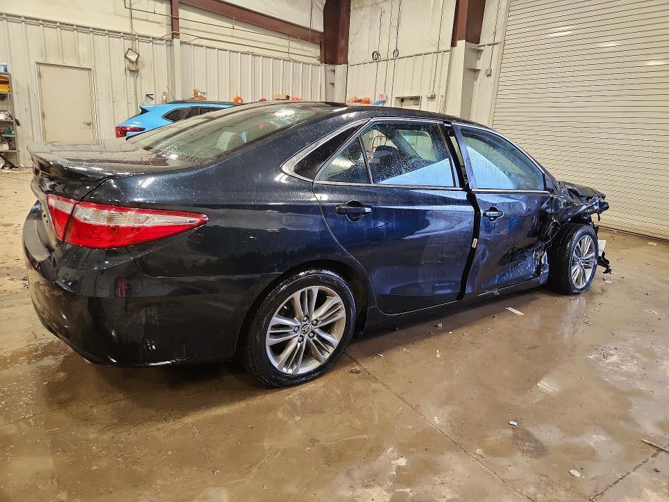 2015 TOYOTA CAMRY SE — Фото 3 из 13