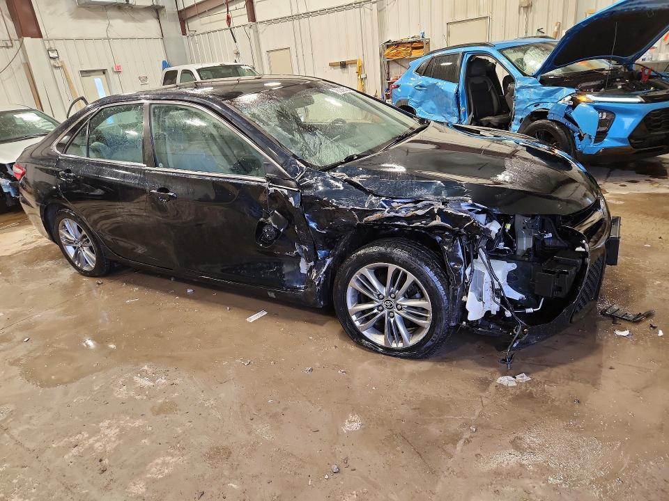 2015 TOYOTA CAMRY SE — Фото 4 из 13