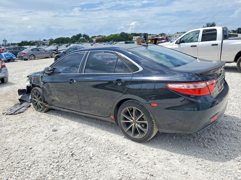 2015 TOYOTA CAMRY XSE — Фото 2 из 13