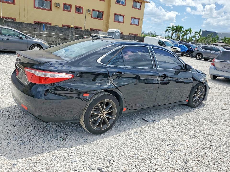 2015 TOYOTA CAMRY XSE — Фото 3 из 13