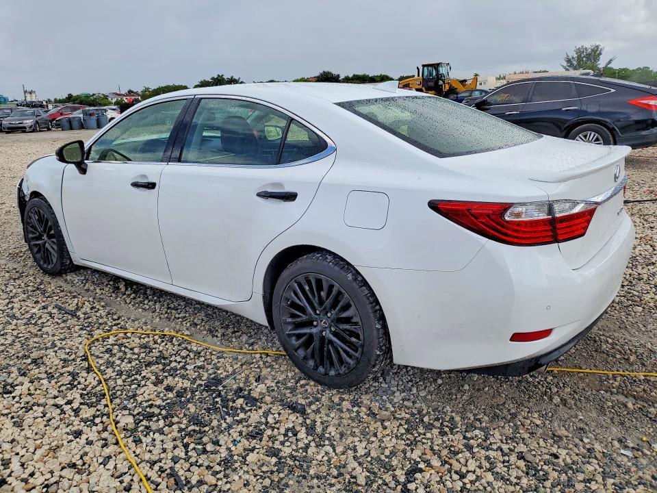 2015 LEXUS ES 350 — Фото 2 из 12