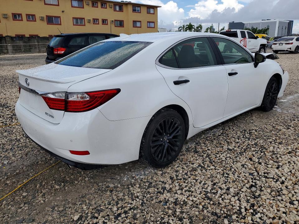 2015 LEXUS ES 350 — Фото 3 из 12