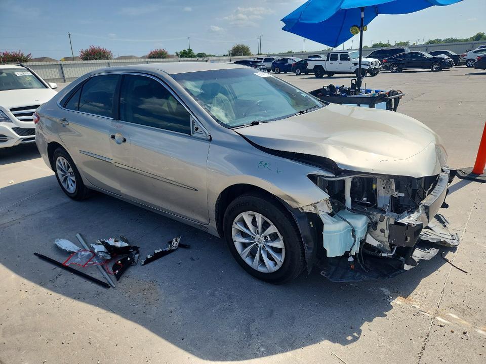 2015 TOYOTA CAMRY LE — Фото 4 из 12