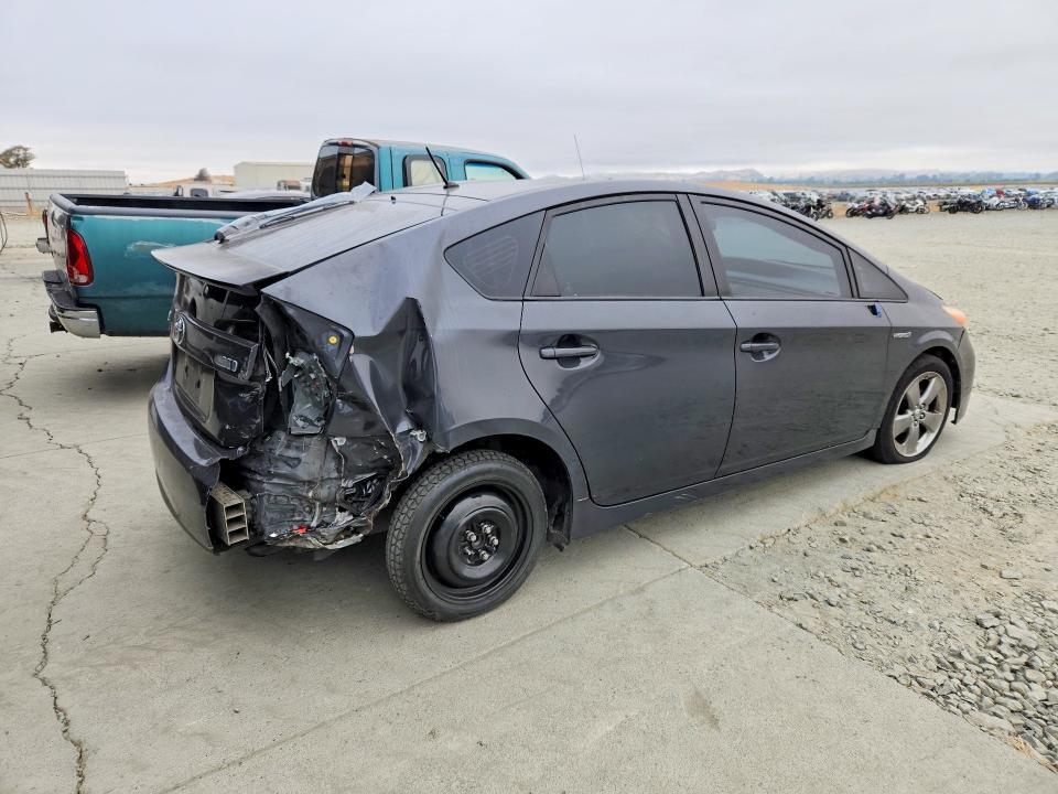 2015 TOYOTA PRIUS TWO — Фото 3 из 12