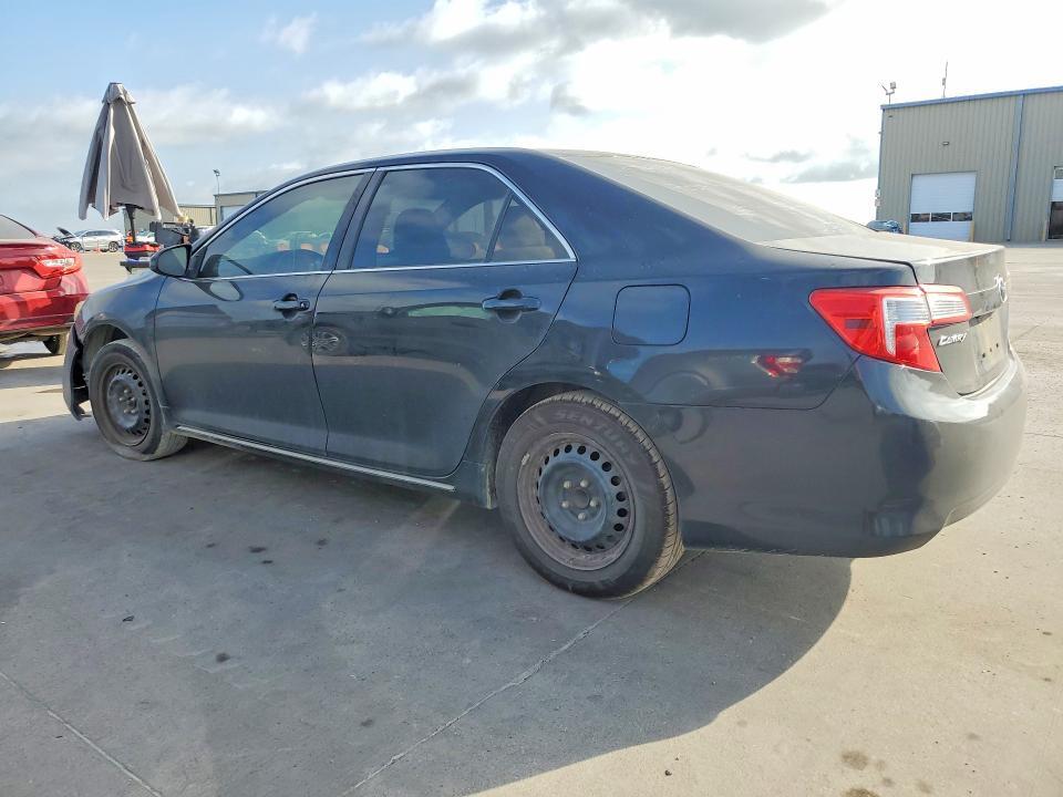 2014 TOYOTA CAMRY LE — Фото 2 из 12