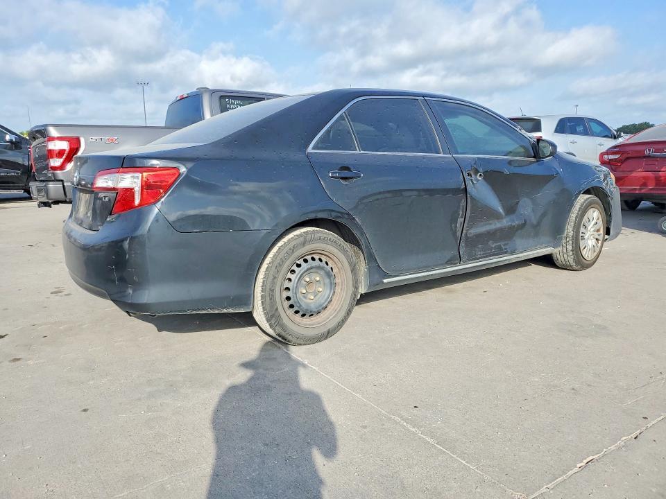2014 TOYOTA CAMRY LE — Фото 3 из 12