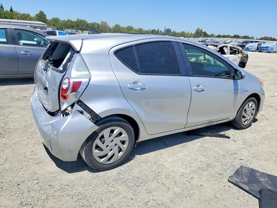 2014 TOYOTA PRIUS C TWO — Фото 3 из 12
