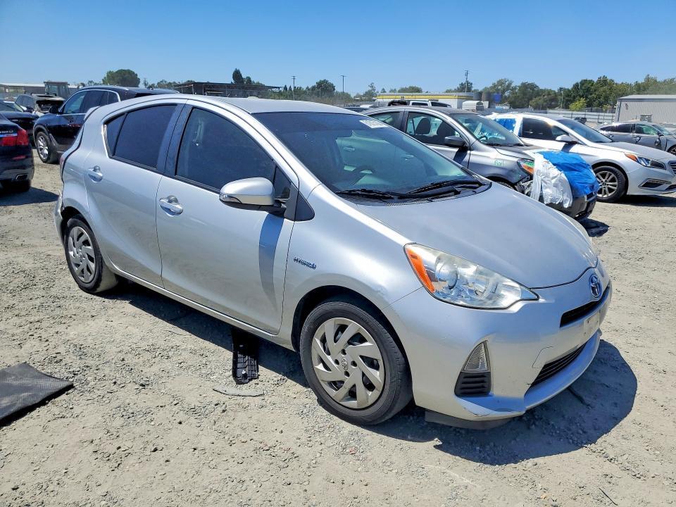 2014 TOYOTA PRIUS C TWO — Фото 4 из 12