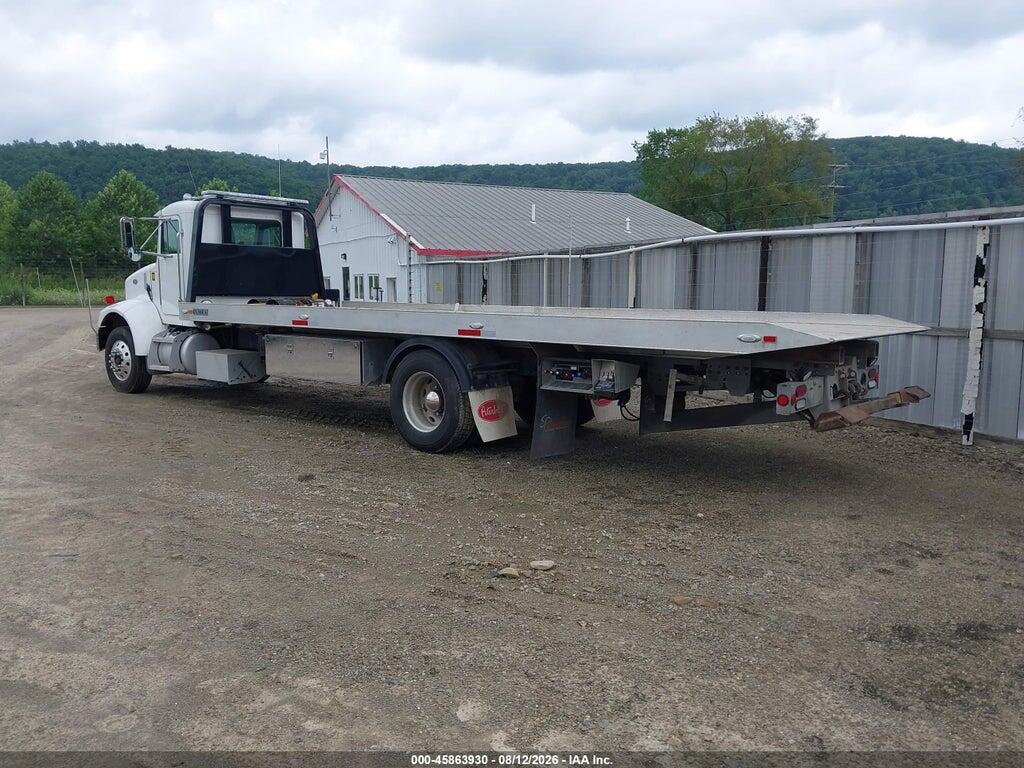 2NPNHD7X2YM522449 2000 PETERBILT 330 photo no. 3
