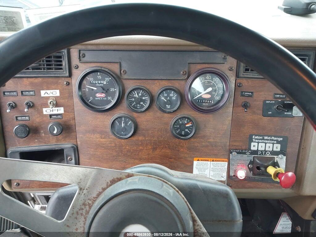 2NPNHD7X2YM522449 2000 PETERBILT 330 photo no. 5