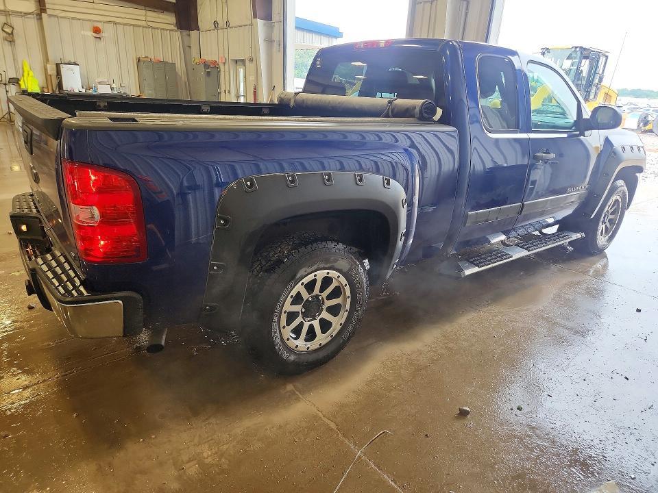 2013 CHEVROLET SILVERADO K1500 LT — Фото 3 из 12