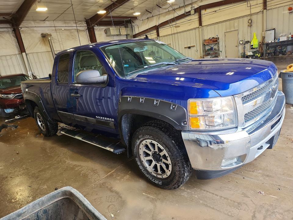 2013 CHEVROLET SILVERADO K1500 LT — Фото 4 из 12