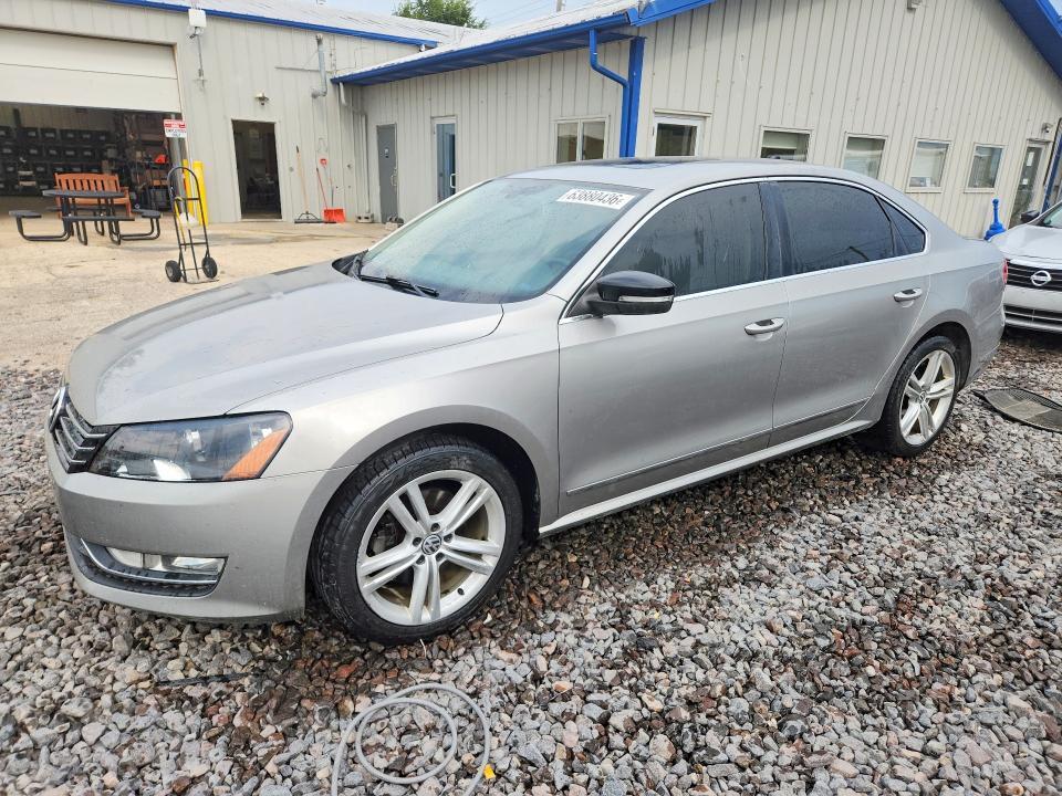 2013 VOLKSWAGEN PASSAT