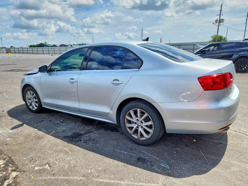 2013 VOLKSWAGEN JETTA SE — Фото 2 из 12
