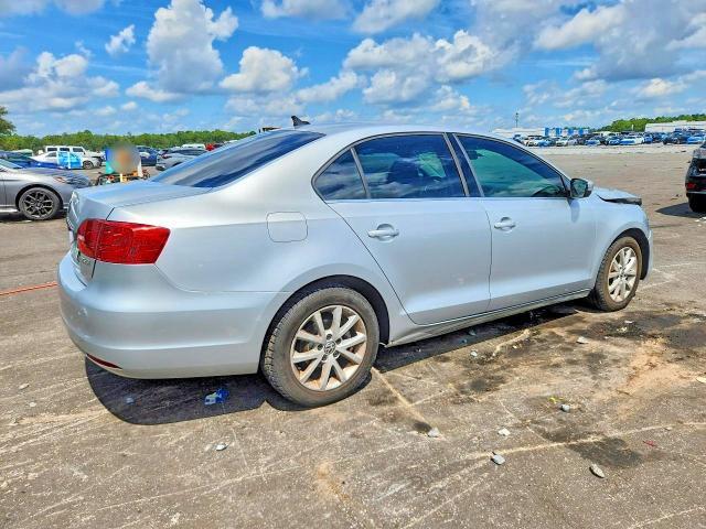 2013 VOLKSWAGEN JETTA SE — Фото 3 из 12