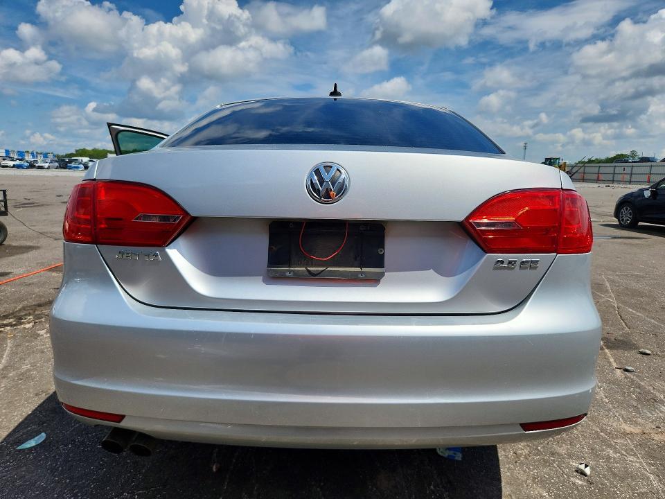 2013 VOLKSWAGEN JETTA SE — Фото 6 из 12