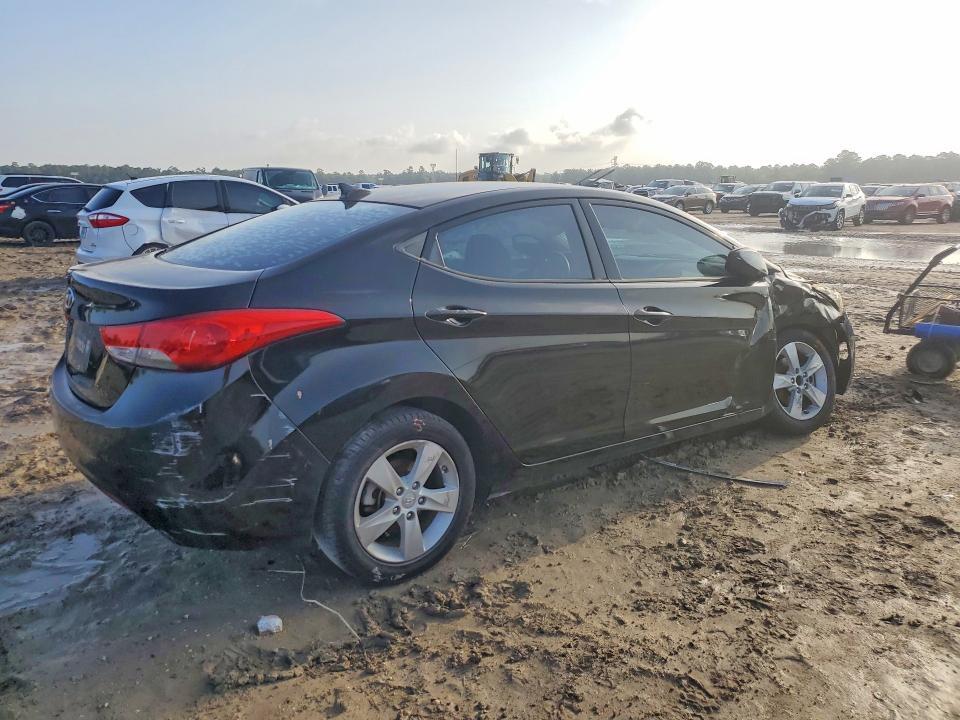 KMHDH4AE3DU941190 2013 HYUNDAI ELANTRA photo no. 3