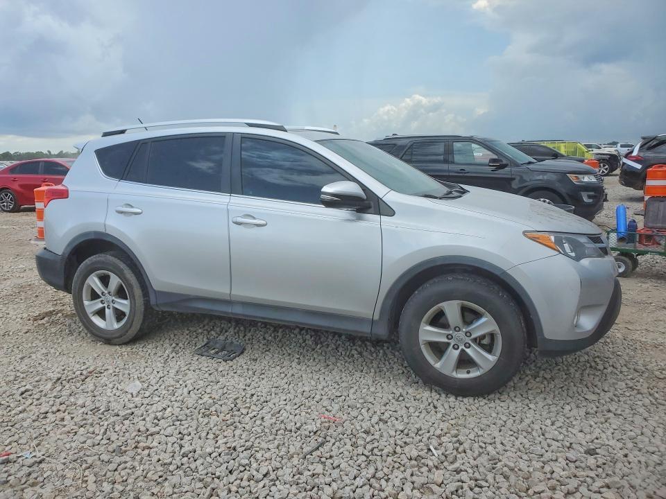 2013 TOYOTA RAV4 XLE — Фото 4 из 12