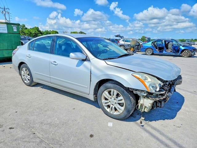 2012 NISSAN ALTIMA 2.5 — Фото 4 из 13