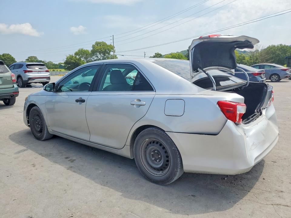 2012 TOYOTA CAMRY L — Фото 2 из 12