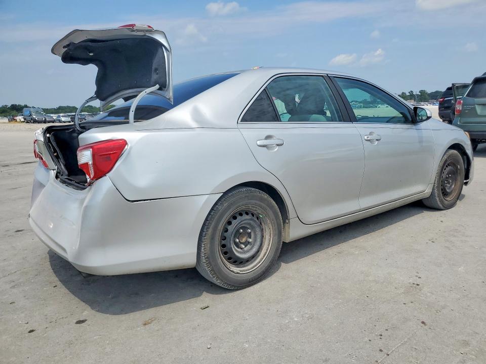 2012 TOYOTA CAMRY L — Фото 3 из 12