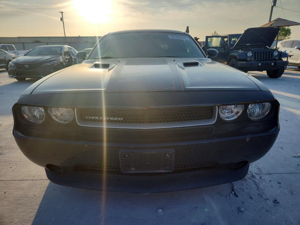 2012 DODGE CHALLENGER SXT — Фото 5 из 12