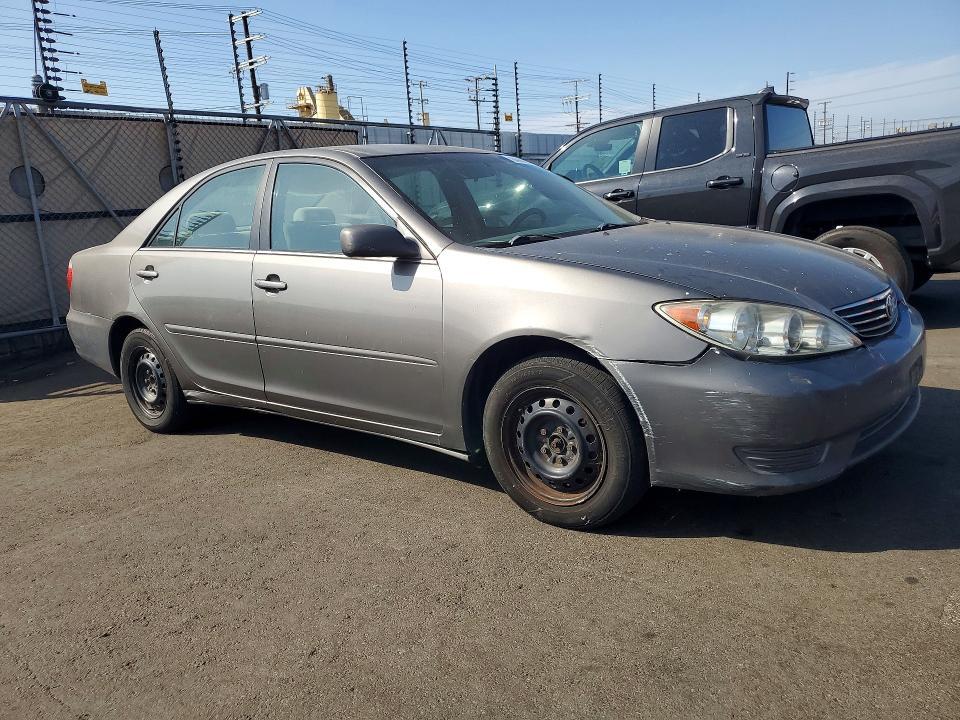 2005 TOYOTA CAMRY LE — Фото 4 из 12