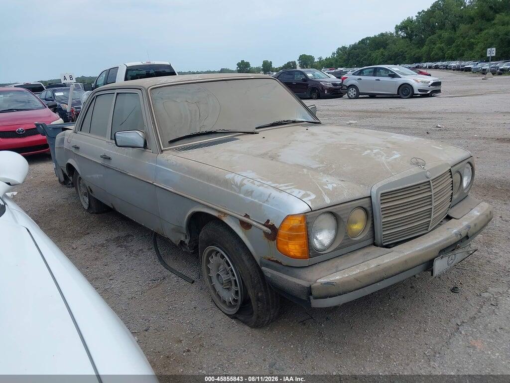 1981 MERCEDES-BENZ 300 WDBAB30A9BB223572