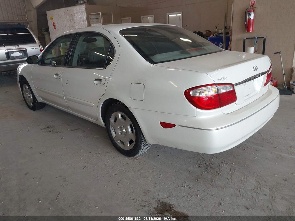 JNKCA31AX1T027904 2001 INFINITI I30 photo no. 3