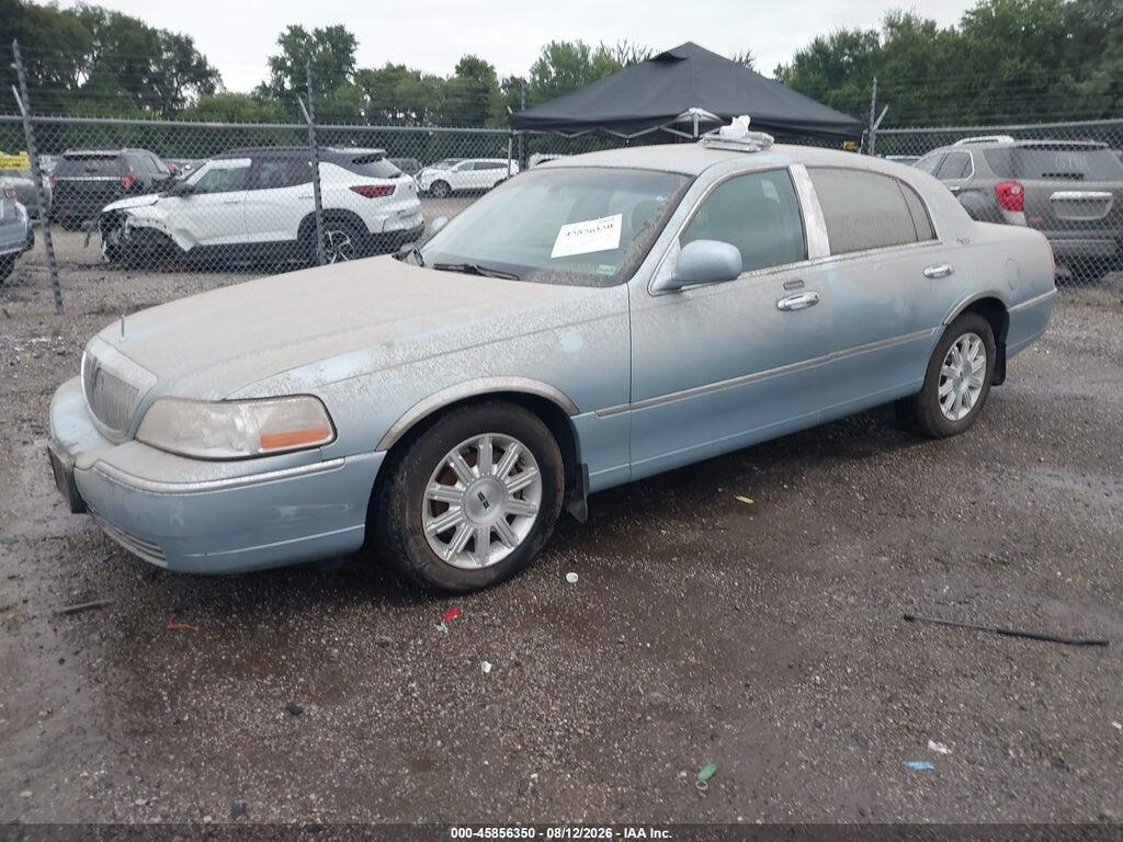 2LNHM82V49X631424 2009 LINCOLN TOWN CAR photo no. 2