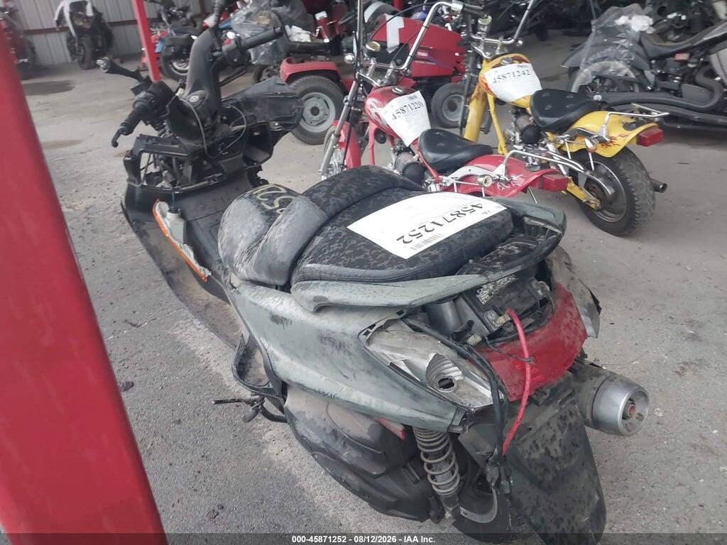 JYASH03Y69A009100 2009 YAMAHA YP400 photo no. 3