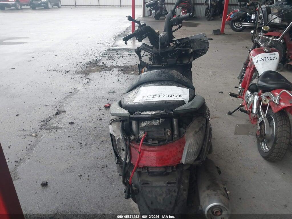 JYASH03Y69A009100 2009 YAMAHA YP400 photo no. 6