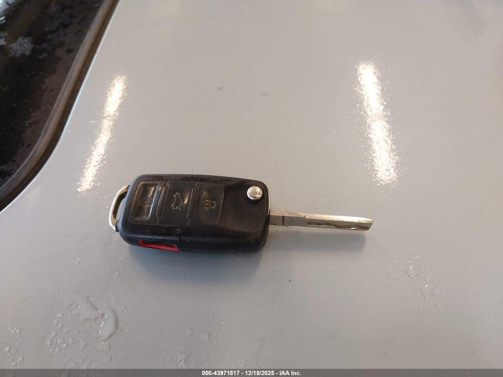 3VWRW3AG2AM006820 2010 VOLKSWAGEN NEW BEETLE photo no. 11