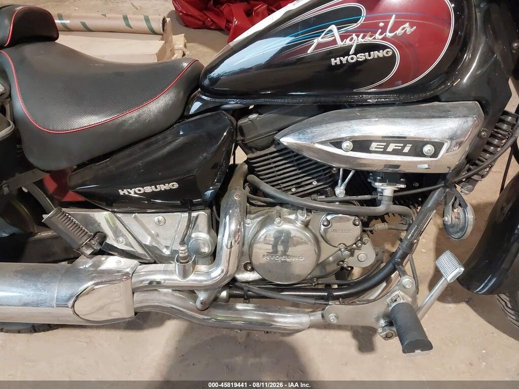 KM4MJ5254A1700035 2010 HYOSUNG GV250 photo no. 8