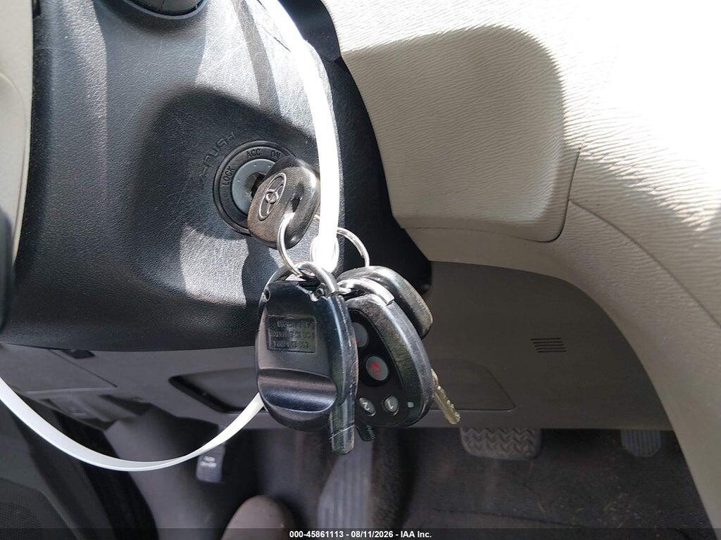 5TDKK3DC1BS042928 2011 TOYOTA SIENNA photo no. 11