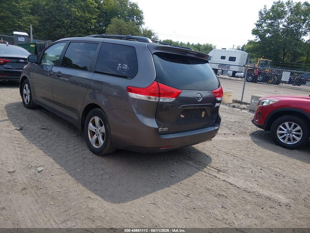 5TDKK3DC1BS042928 2011 TOYOTA SIENNA photo no. 3