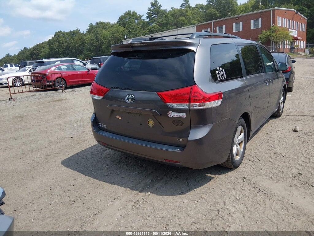 5TDKK3DC1BS042928 2011 TOYOTA SIENNA photo no. 4
