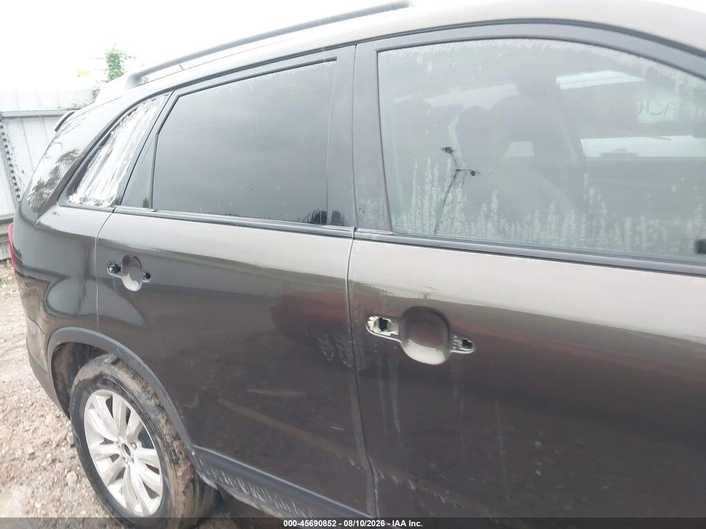 5XYKU3A12BG143924 2011 KIA SORENTO photo no. 12