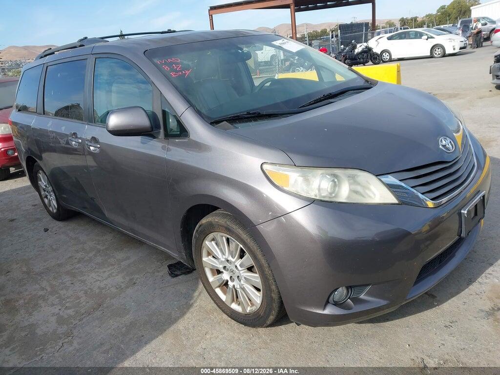 5TDDK3DC9BS010141 2011 TOYOTA SIENNA photo no. 1