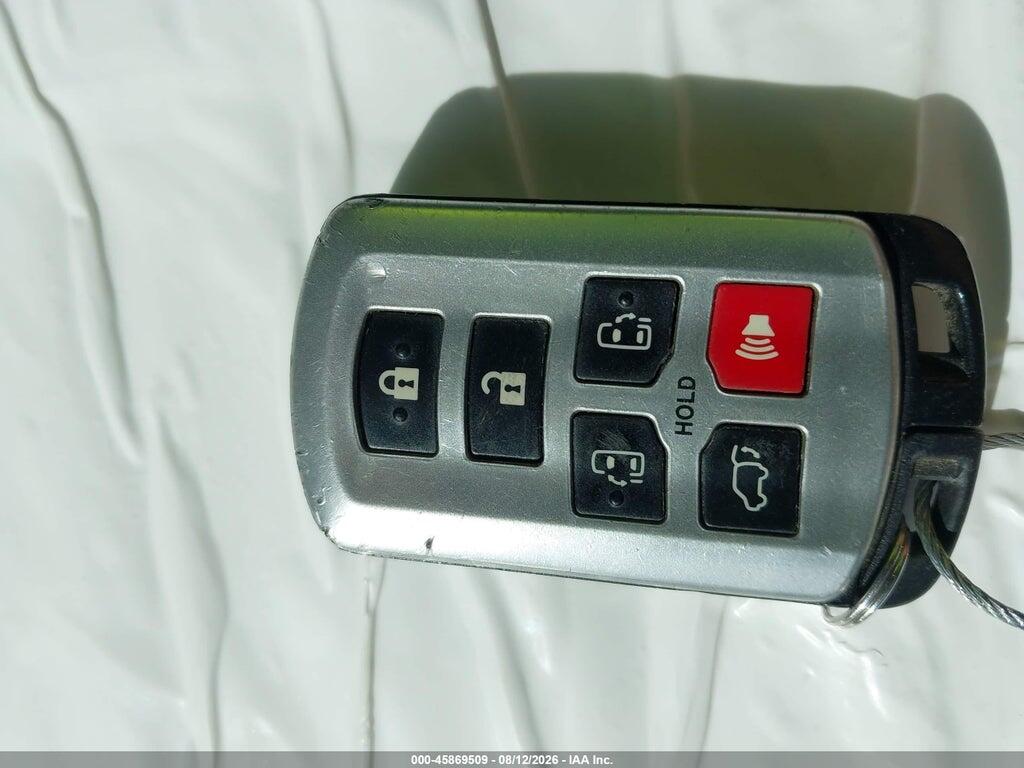 5TDDK3DC9BS010141 2011 TOYOTA SIENNA photo no. 11
