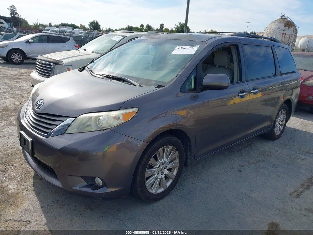 5TDDK3DC9BS010141 2011 TOYOTA SIENNA photo no. 2
