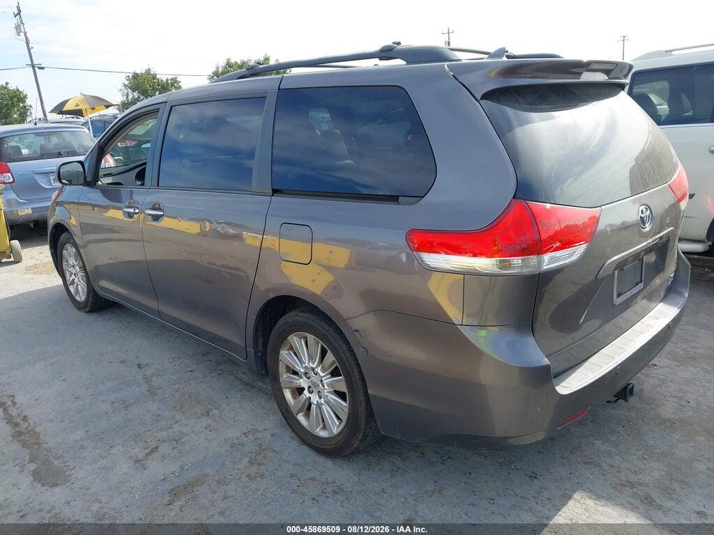 5TDDK3DC9BS010141 2011 TOYOTA SIENNA photo no. 3
