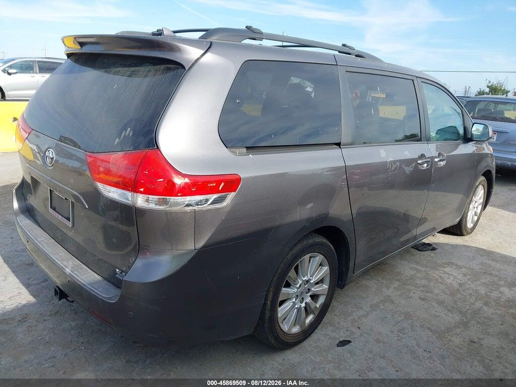 5TDDK3DC9BS010141 2011 TOYOTA SIENNA photo no. 4