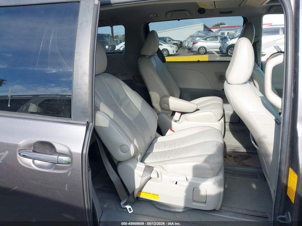 5TDDK3DC9BS010141 2011 TOYOTA SIENNA photo no. 8