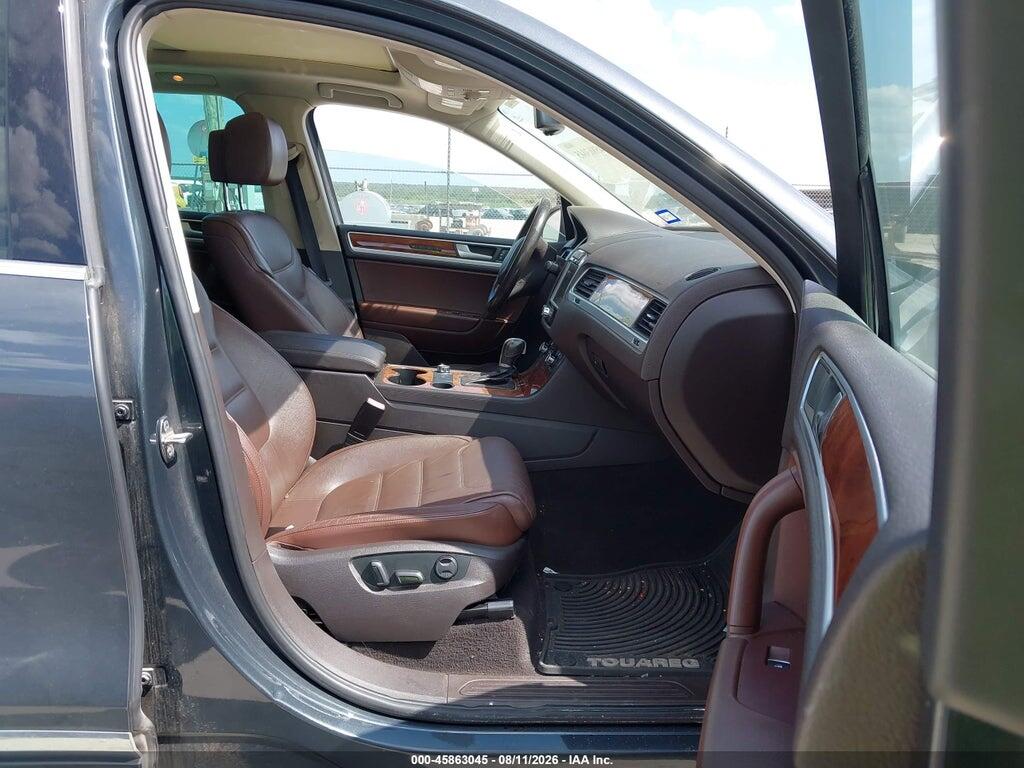 WVGEK9BP7CD008989 2012 VOLKSWAGEN TOUAREG photo no. 5