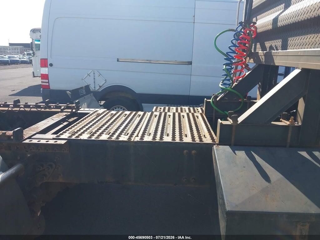 4V4NC9TH7CN548138 2012 VOLVO VN photo no. 8