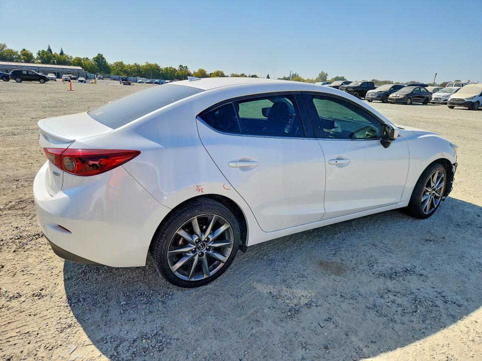 2018 MAZDA 3 GRAND TOURING — Фото 3 из 13