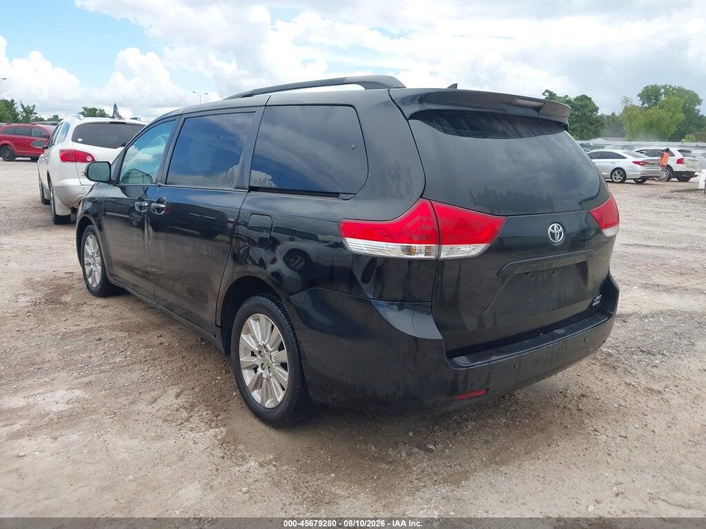 5TDDK3DC1DS071406 2013 TOYOTA SIENNA photo no. 3