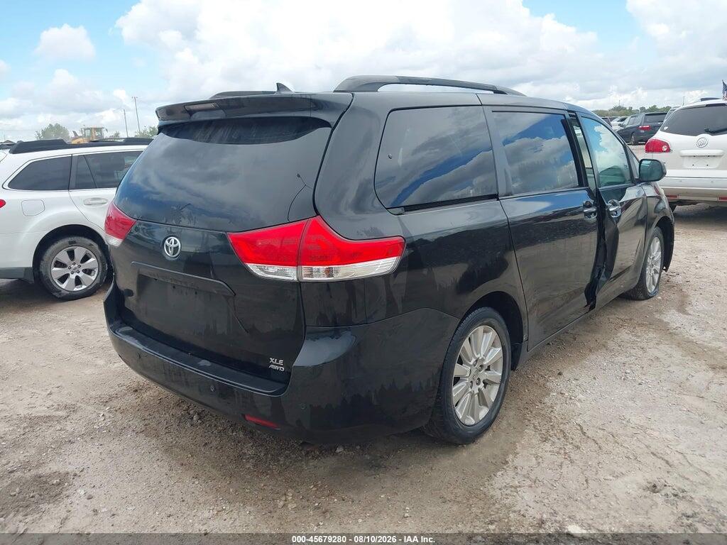 5TDDK3DC1DS071406 2013 TOYOTA SIENNA photo no. 4